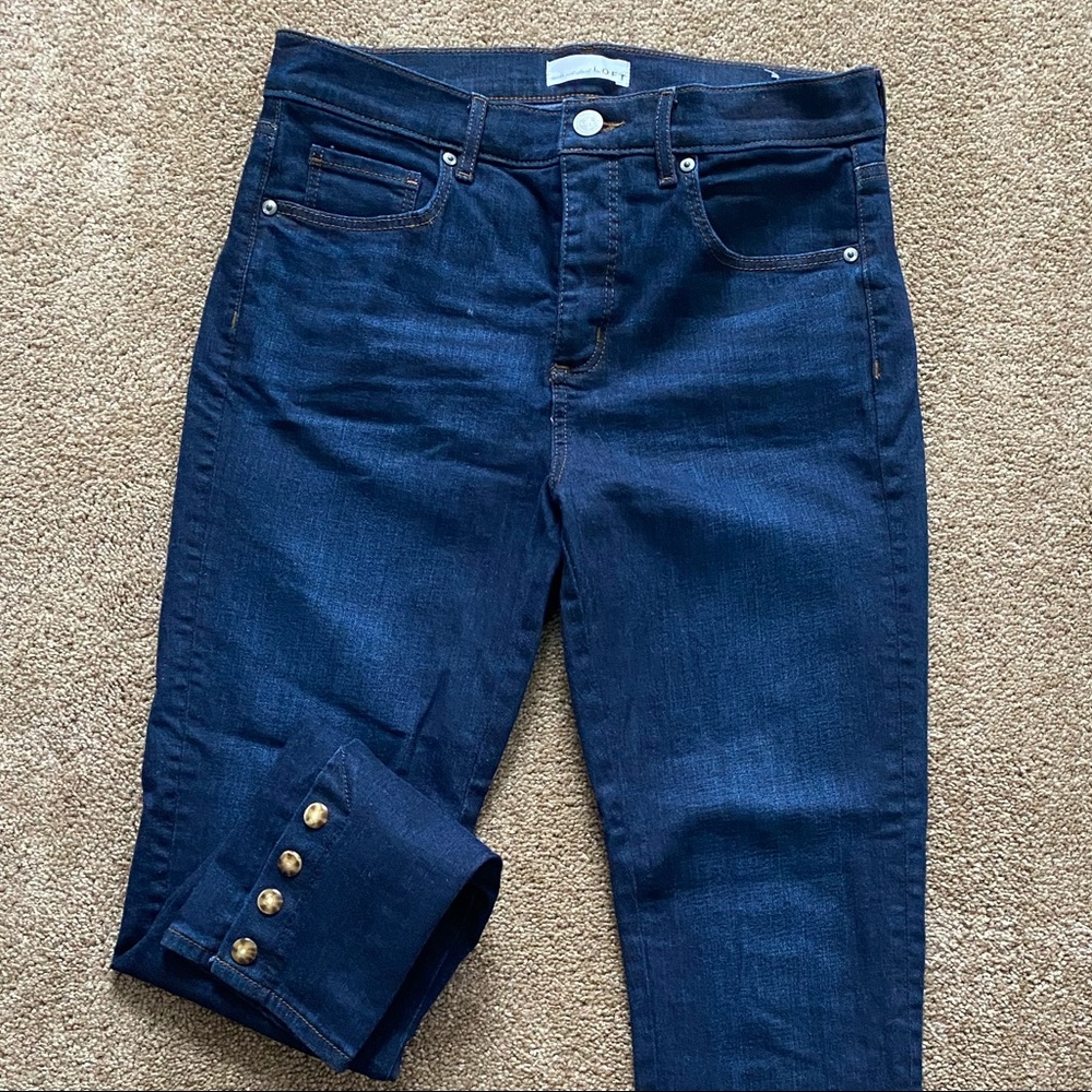 Loft dark denim button ankle jeans. Sz 8/29.